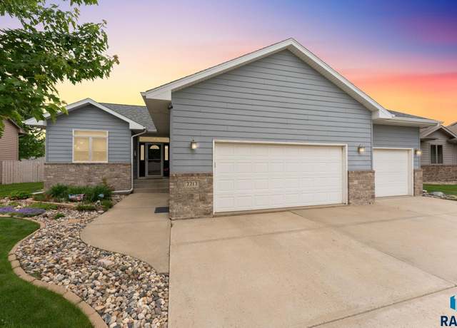 Property at 2213 S Purdue Ave, Sioux Falls, SD 57106, 4 beds, 3 baths
