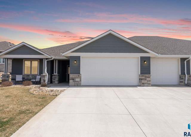 Property at 508 S Red Spruce Ave, Sioux Falls, SD 57110-6267, 3 beds, 2 baths