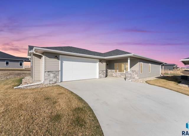 Property at 905 Tortuga Ave, Hartford, SD 57033, 3 beds, 2 baths