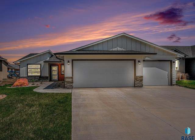 Property at 6814 W 5th St, Sioux Falls, SD 57107, 3 beds, 2 baths
