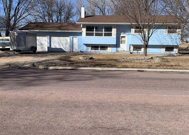 Property at 208 E 1st St, Colton, SD 57018, 4 beds, 2 baths