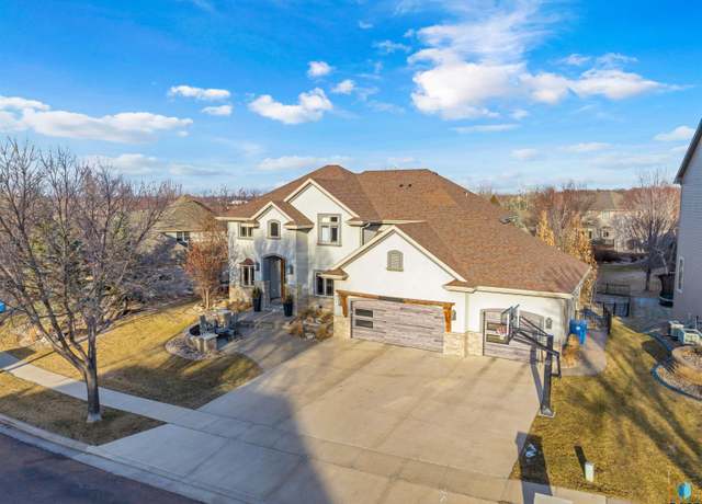 Property at 5604 S Jersey Tess Dr, Sioux Falls, SD 57108, 6 beds, 5 baths