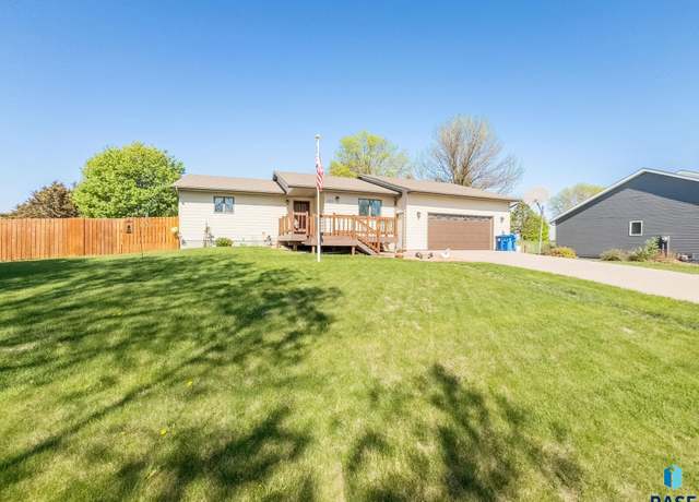 Property at 201 Prospect Ave, Dell Rapids, SD 57022, 4 beds, 2 baths
