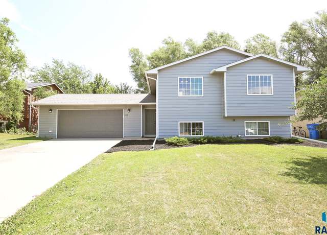 Property at 210 N Chris St, Worthing, SD 57077, 3 beds, 2 baths