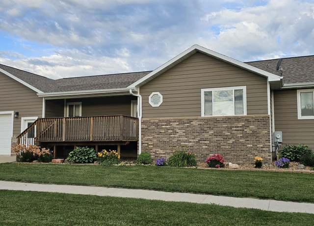 Property at 507 Nebraska St, Centerville, SD 57014, 4 beds, 3 baths