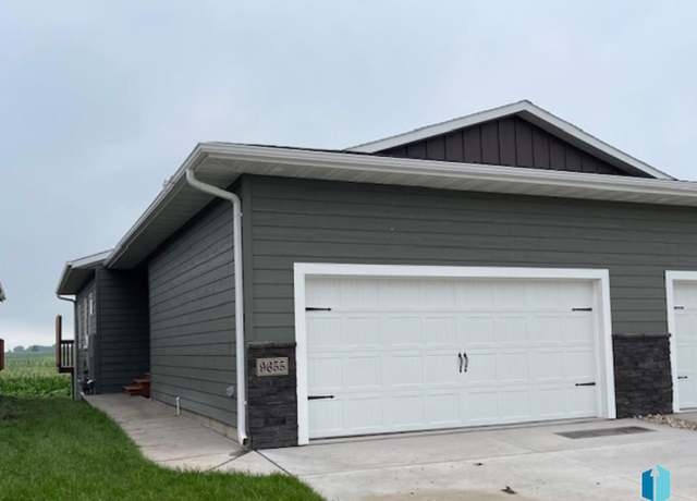 Property at 9655 W Tunis Dr, Sioux Falls, SD 57106, 3 beds, 2.5 baths
