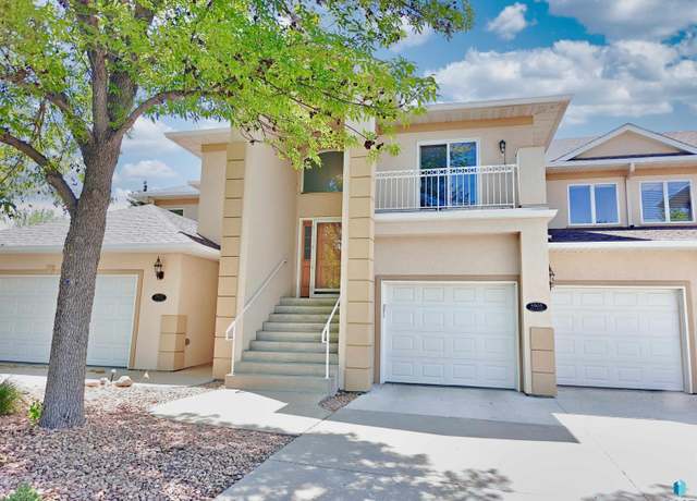 Property at 5905 S Shawdow Wood Pl, Sioux Falls, SD 57108, 4 beds, 3 baths