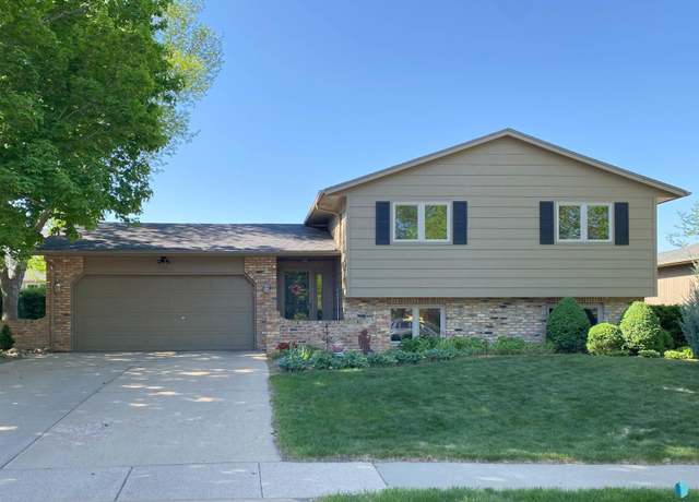Property at 1104 E Dove Trl, Sioux Falls, SD 57108, 4 beds, 2 baths