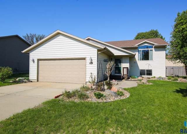Property at 421 N Tamarac Ave, Brandon, SD 57005, 4 beds, 2 baths