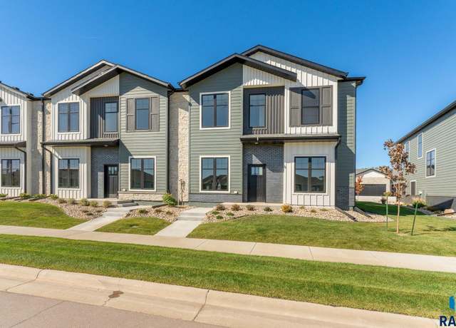 Property at 8607 W Shoreline Pl, Sioux Falls, SD 57107, 3 beds, 2.5 baths