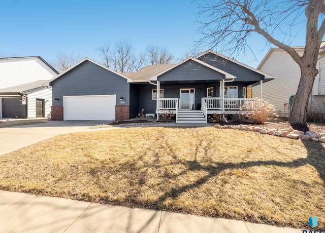 Property at 5205 E Belmont St, Sioux Falls, SD 57110, 4 beds, 3 baths