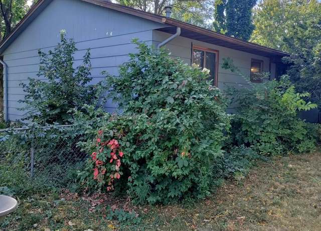 Property at 1809 W 37Th St, Sioux Falls, SD 57105, 3 beds, 2 baths