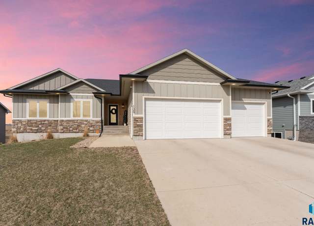 Property at 129 Lynx St, Valley Springs, SD 57068, 3 beds, 2 baths