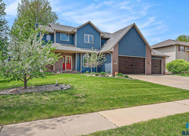 Property at 3901 S Florence Ave, Sioux Falls, SD 57103, 4 beds, 3.5 baths
