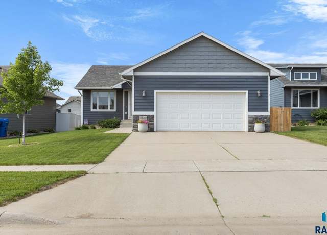 Property at 8900 W 22nd St, Sioux Falls, SD 57106, 4 beds, 3 baths