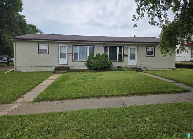 Property at 3609 E 18th St, Sioux Falls, SD 57103, 5 beds, 2 baths