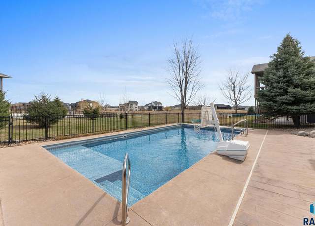 Property at 8208 S Spice Hill Cir, Sioux Falls, SD 57108, 5 beds, 3 baths