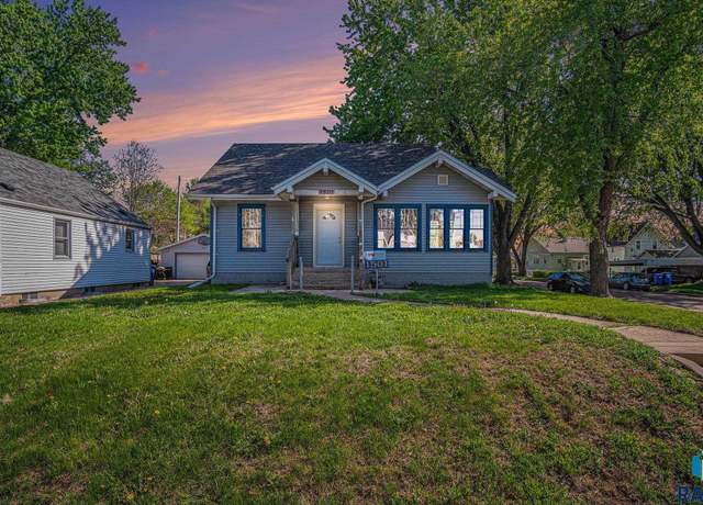 Property at 1501 E 6th St, Sioux Falls, SD 57103, 4 beds, 1 bath