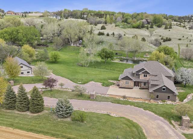 Property at 9300 E 41st St, Sioux Falls, SD 57110, 6 beds, 5 baths