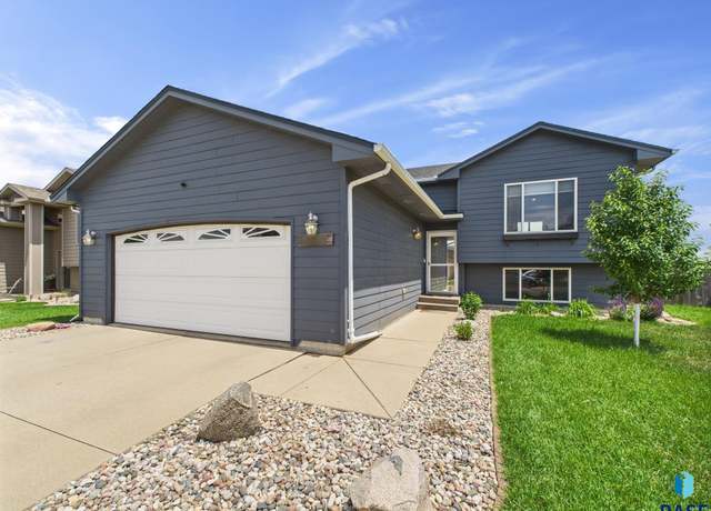 Property at 3920 S Stanford Ave, Sioux Falls, SD 57106-7204, 3 beds, 2 baths
