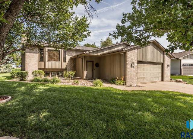 Property at 2805 S Whetstone Cir, Sioux Falls, SD 57103-6509, 3 beds, 2 baths