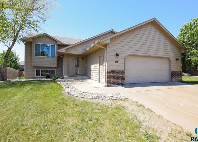 Property at 405 N Perry Ln, Harrisburg, SD 57032, 4 beds, 2 baths