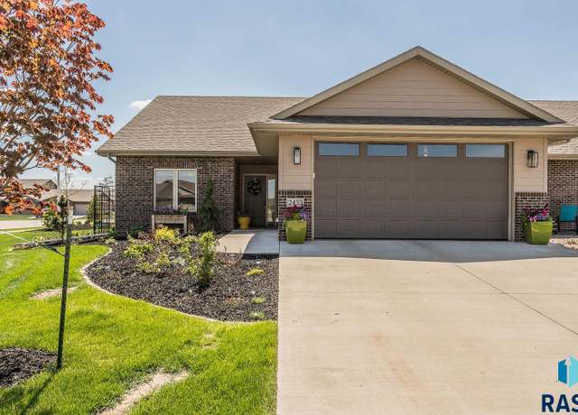 Property at 2433 E Joshua Cir, Sioux Falls, SD 57108, 2 beds, 2 baths