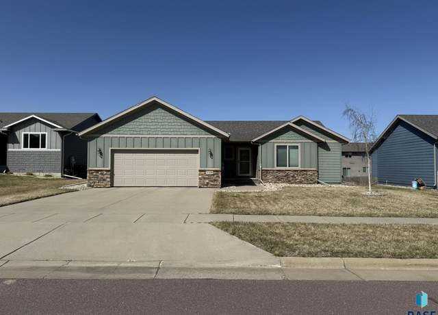 Property at 4408 W Delafield Cir, Sioux Falls, SD 57108, 4 beds, 3 baths
