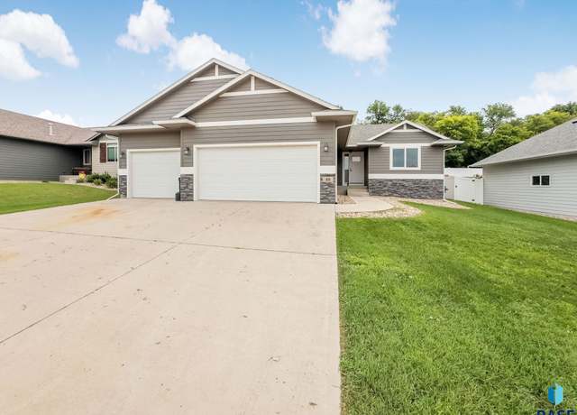 Property at 48 N 6th St, Baltic, SD 57003-2047, 3 beds, 2 baths