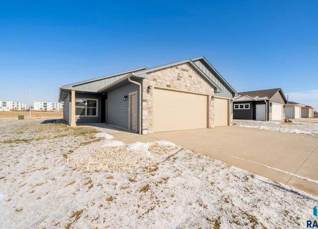 Property at 2308 E Tinley St, Brandon, SD 57005, 2 beds, 2 baths