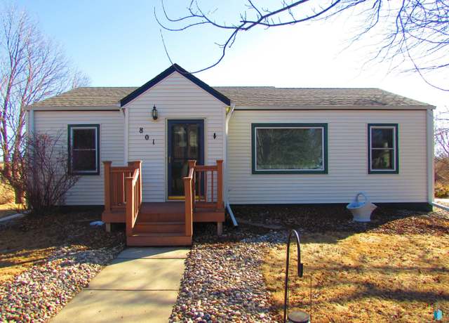 Property at 801 2nd St, Garretson, SD 57030, 3 beds, 1.5 baths