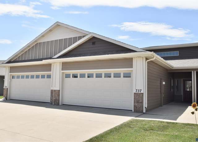 Property at 737 E El Dorado Ct, Sioux Falls, SD 57108, 2 beds, 2 baths