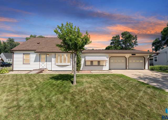 Property at 3100 S Covell Ave, Sioux Falls, SD 57105, 3 beds, 1 bath