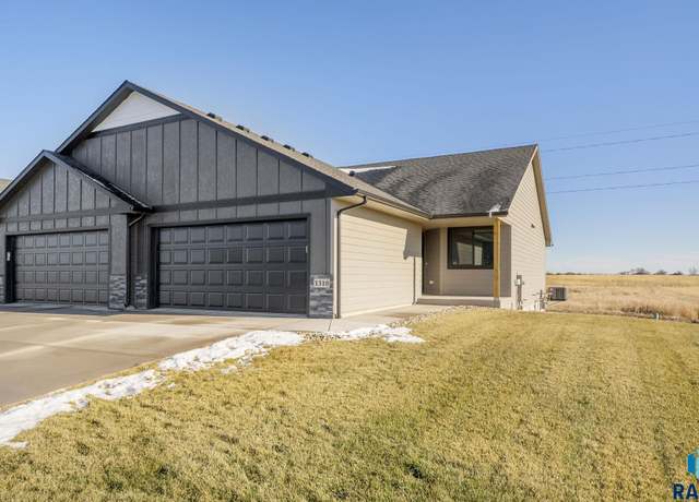 Property at 1310 N Kenley Pl, Tea, SD 67064, 4 beds, 3 baths