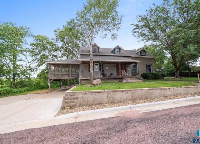 Property at 587 W 2nd St, Parker, SD 57053, 2 beds, 2 baths