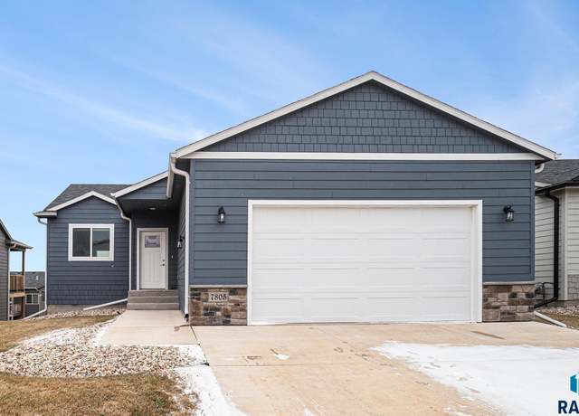 Property at 7805 E 44th St, Sioux Falls, SD 57110, 4 beds, 3 baths