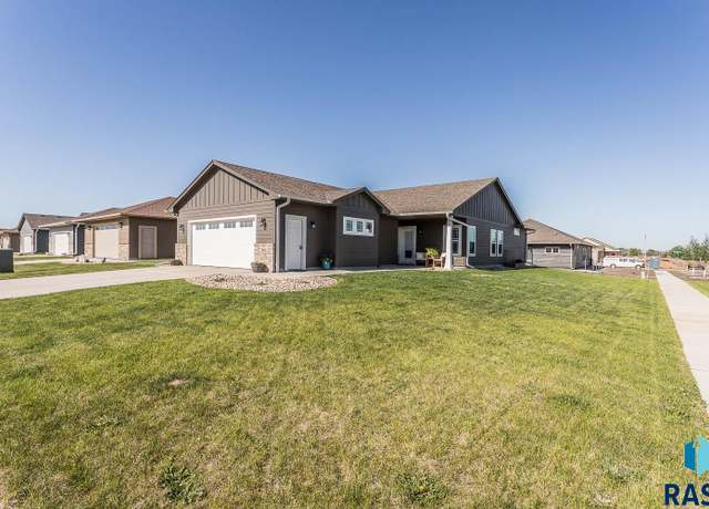 Property at 501 S Mary Gene Ave, Sioux Falls, SD 57106, 2 beds, 2 baths