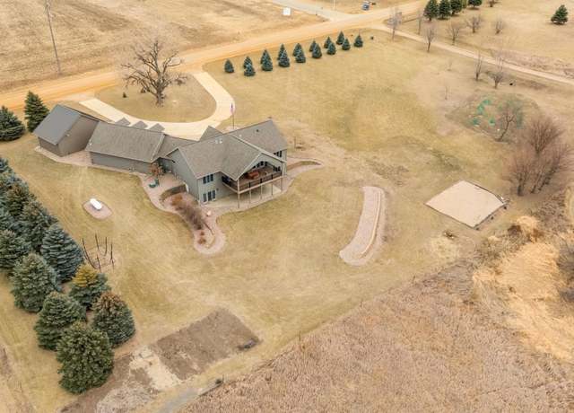 Property at 435 N Chestnut Blvd, Brandon, SD 57005, 5 beds, 4.5 baths