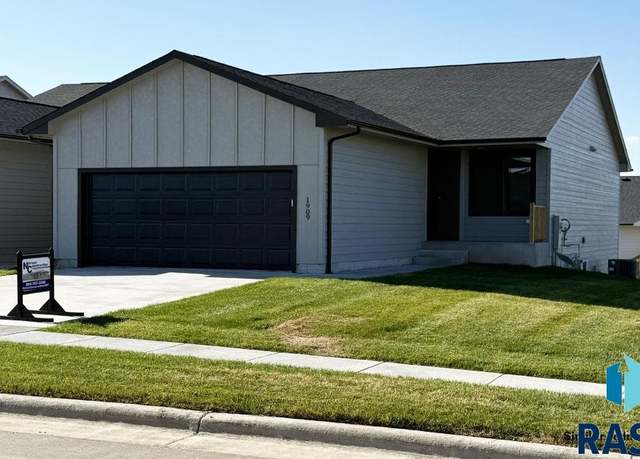Property at 1907 N Tina Dr, Sioux Falls, SD 57110, 2 beds, 2 baths