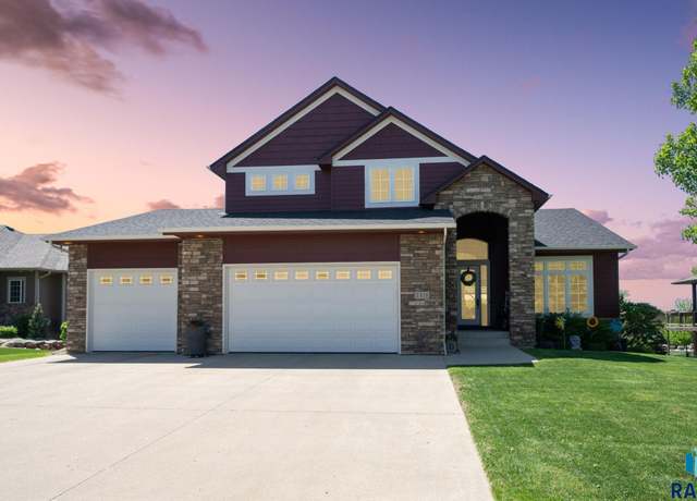 Property at 2413 S Purdue Ave, Sioux Falls, SD 57106, 5 beds, 3.5 baths