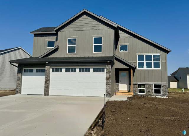 Property at 5912 S Coneflower Ave, Sioux Falls, SD 57108, 5 beds, 3 baths