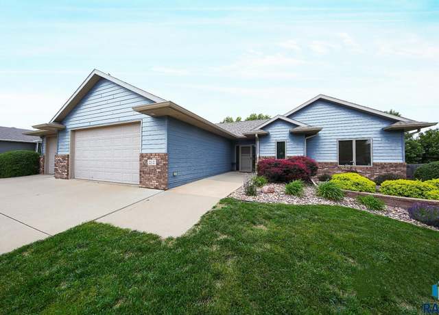 Property at 212 S Augusta Ave, Brandon, SD 57005, 4 beds, 3 baths