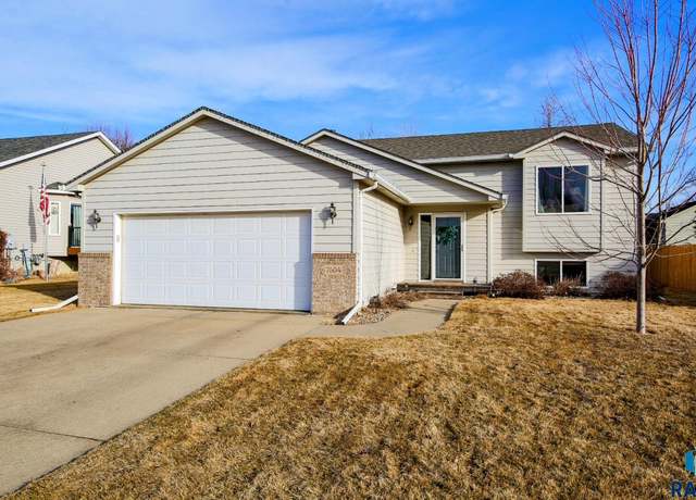 Property at 7604 W Leah St, Sioux Falls, SD 57106, 4 beds, 2 baths