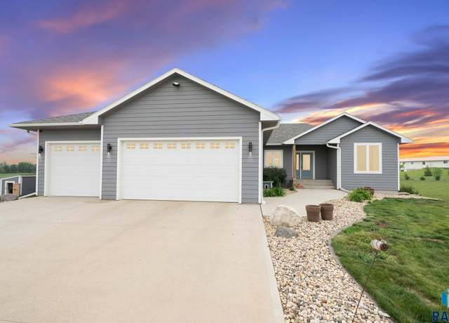 Property at 25398 454th Ave, Montrose, SD 57048, 5 beds, 3 baths