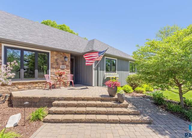Property at 408 N Oak Ridge Rd, Brandon, SD 57005, 5 beds, 3 baths