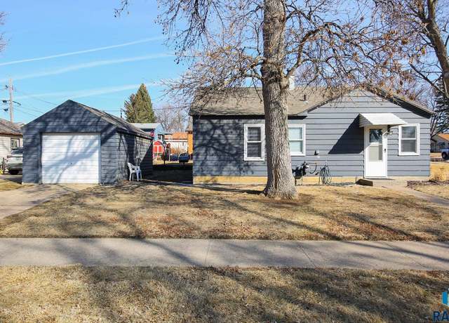 Property at 1933 S Lake Ave, Sioux Falls, SD 57105, 2 beds, 1 bath