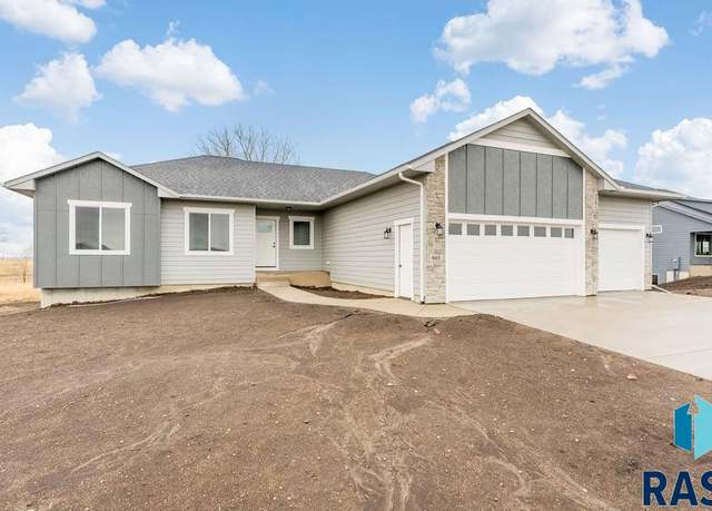 Property at 905 N McCormick St, Lennox, SD 57039, 3 beds, 2 baths