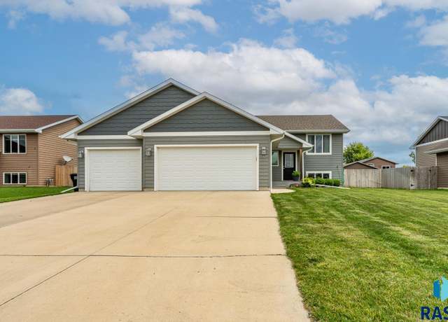 Property at 102 N Sund St, Worthing, SD 57077-2074, 5 beds, 3 baths