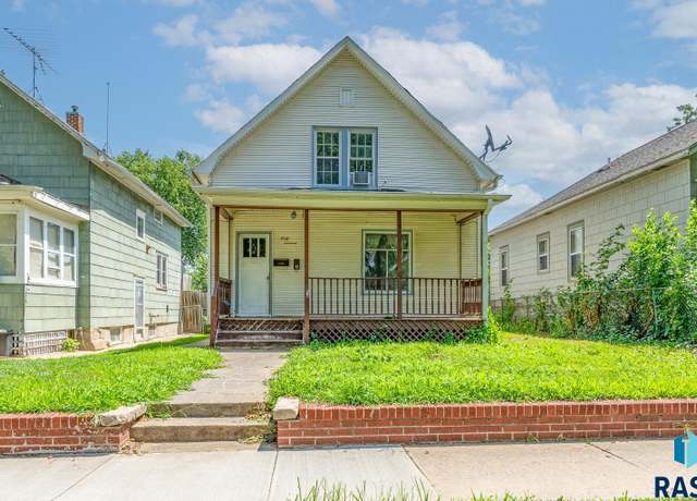 Property at 710 S Walts Ave, Sioux Falls, SD 57104, 2 baths