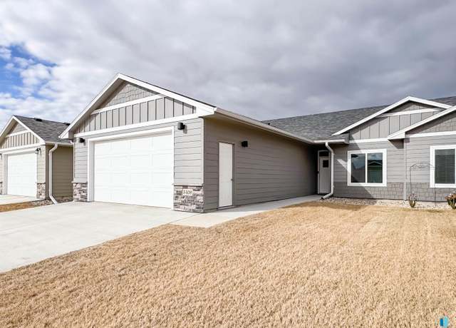 Property at 5409 S Mumford Ave, Sioux Falls, SD 57108, 3 beds, 2 baths